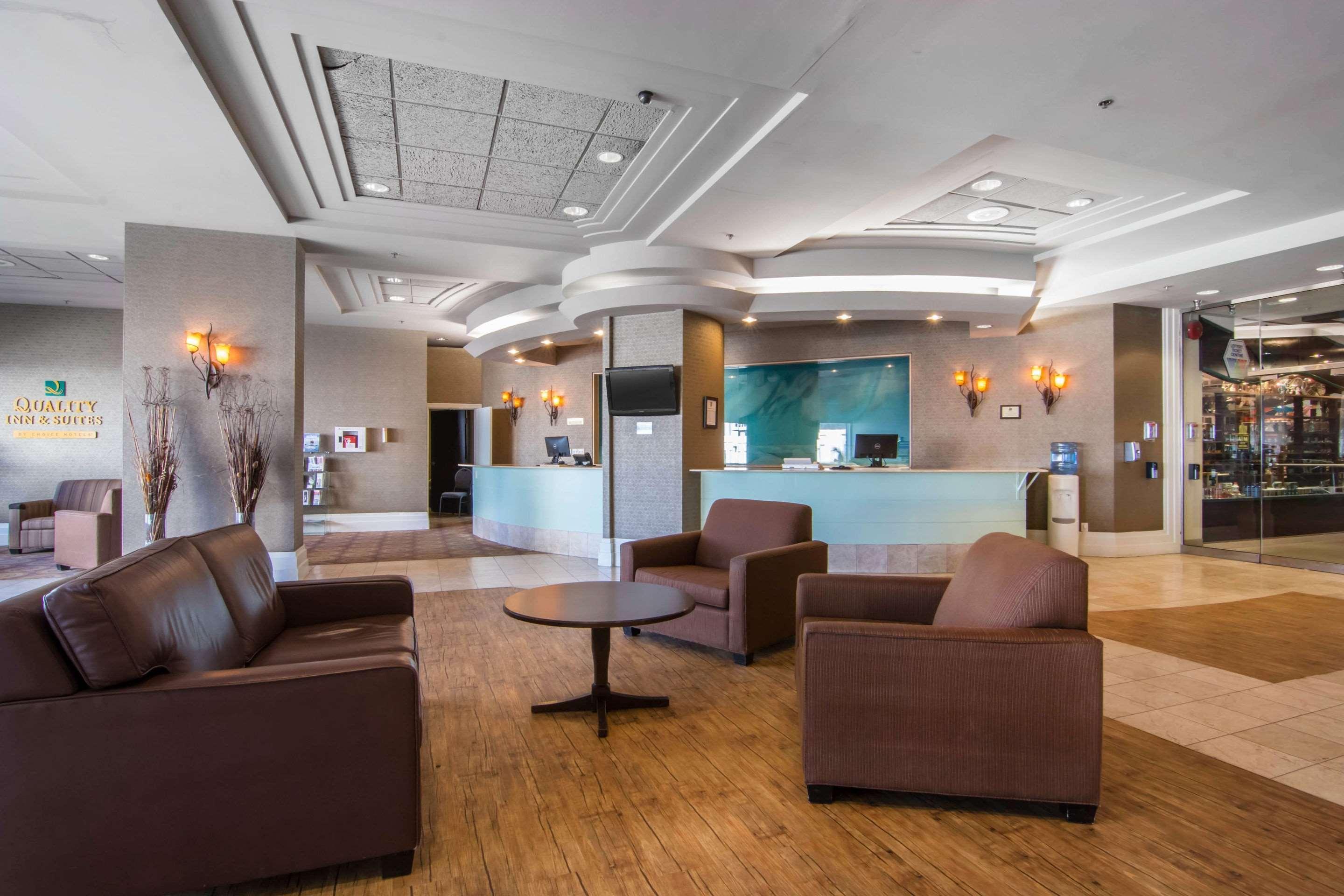 Quality Inn & Suites Yellowknife Exterior photo