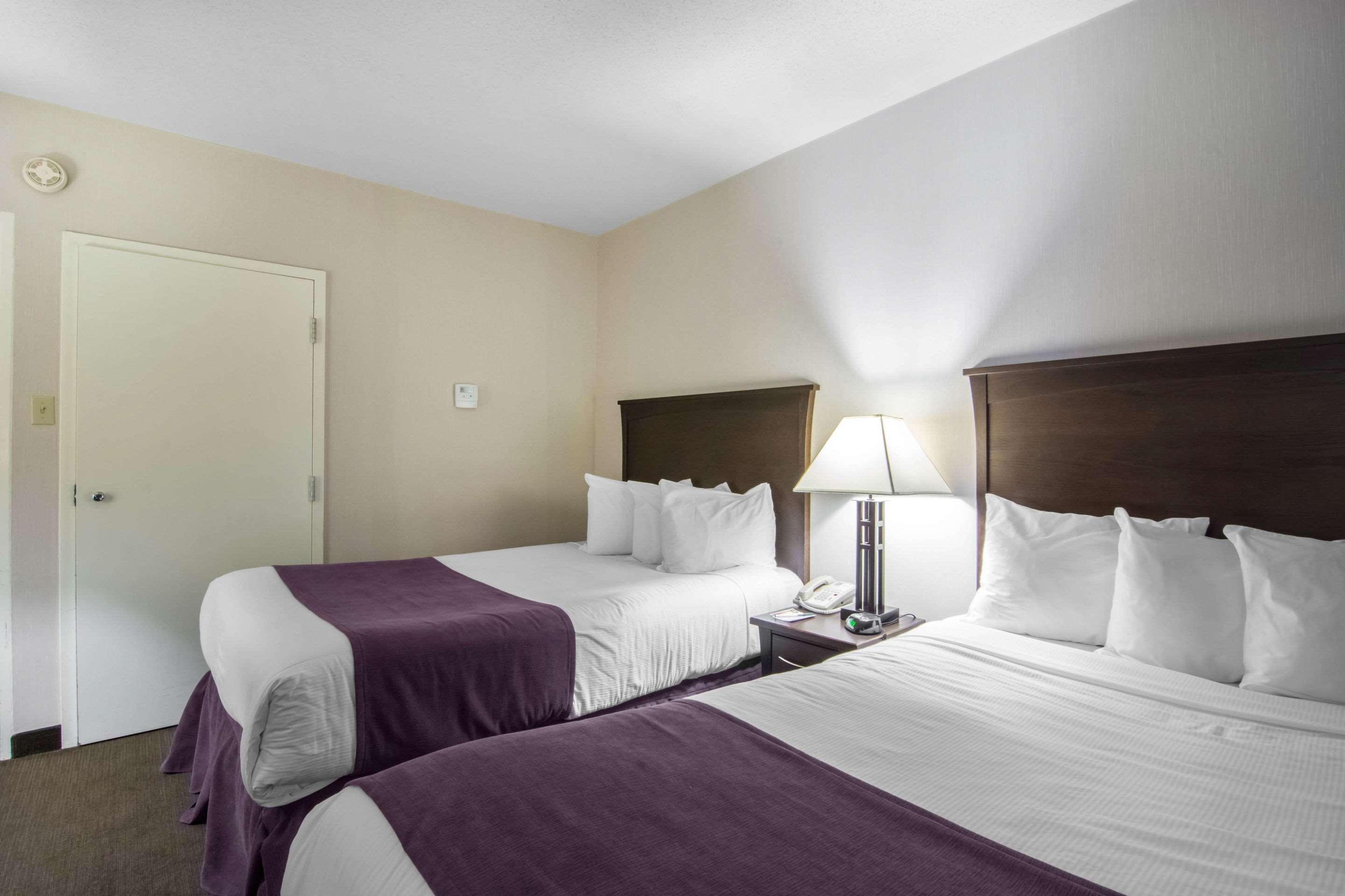 Quality Inn & Suites Yellowknife Exterior photo