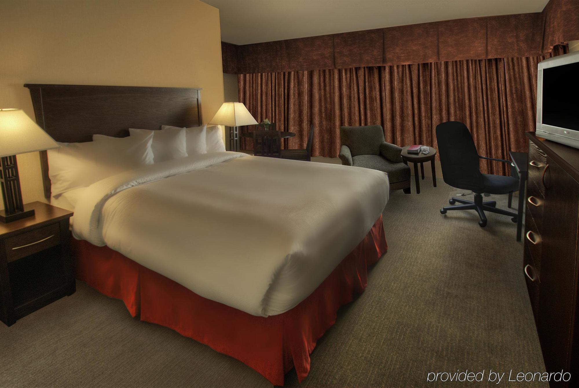 Quality Inn & Suites Yellowknife Room photo